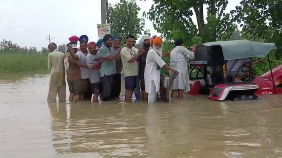 Boats Sail on Highway as Malan River Embankment Breaks, Bijnors Direct Link to Meerut Severed
