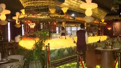 woman wearing suit-salwar stopped from entering restaurant manager called allegation baseless
