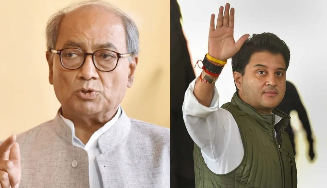 MP Politics News: Jyotiraditya Scindia Escorts Digvijaya Singh to Stage After 5 Years, Sparks Speculation