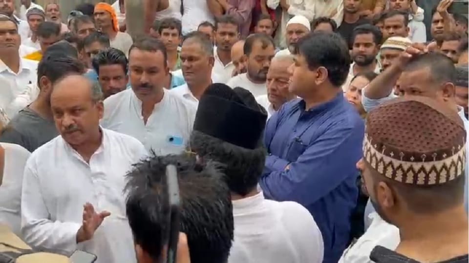chairman clashed with the MLA who had come to inaugurate the road in Devraniyan