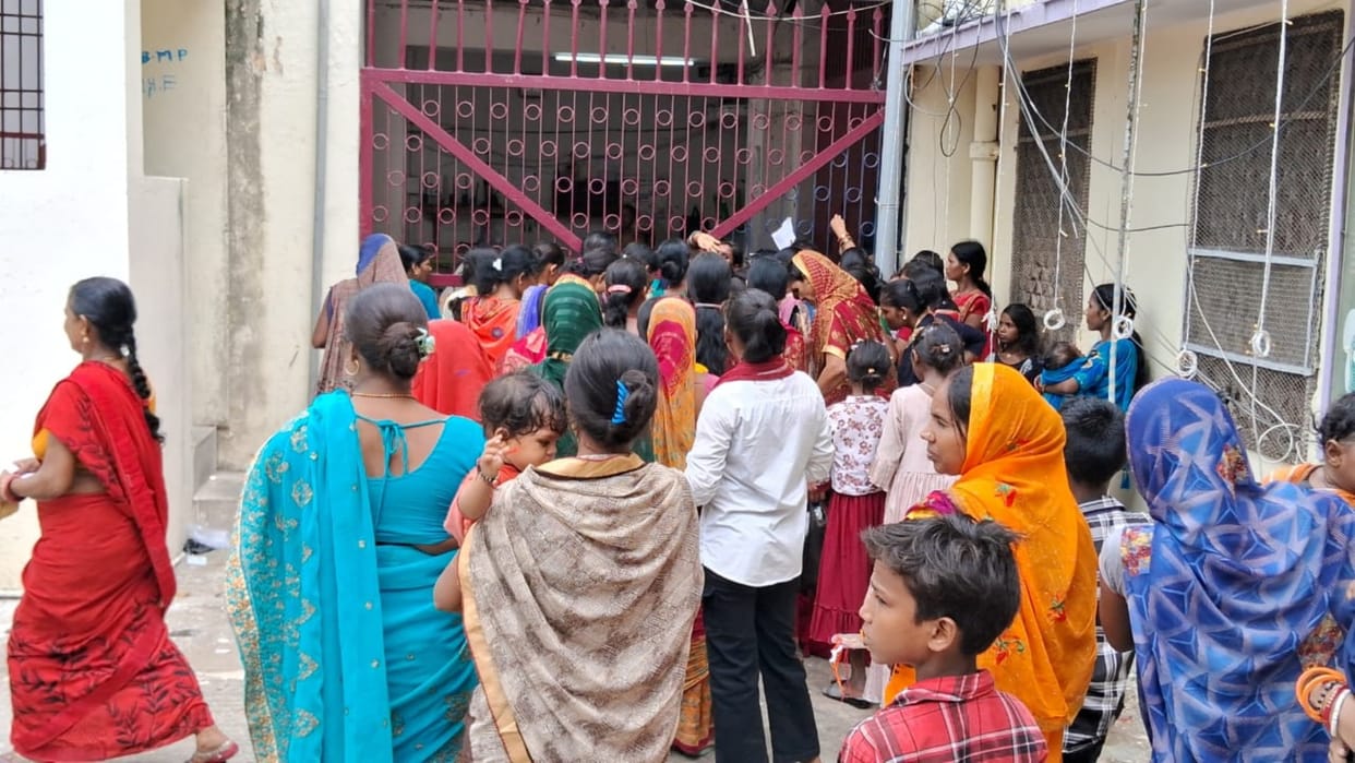 Bihar News: Sisters Tie Rakhi to Brothers in Jail, Pray for Their Safety and Early Release