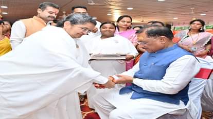 सीएम विष्णुदेव साय को ब्रह्मकुमारी बहनों ने बांधी राखी