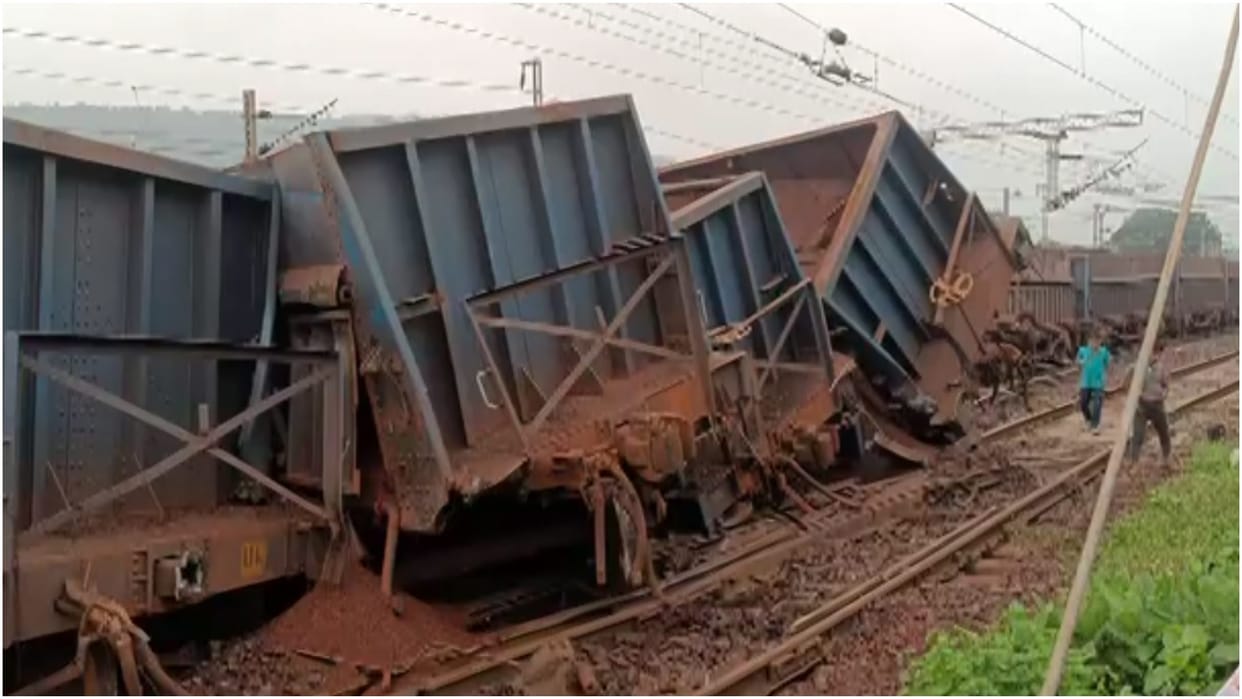 2 goods trains derail in J'khand's Seraikela-Kharswan, train services affected