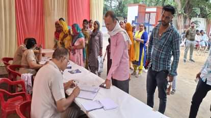 हरीश मल्होत्रा, ज्योति के पिता