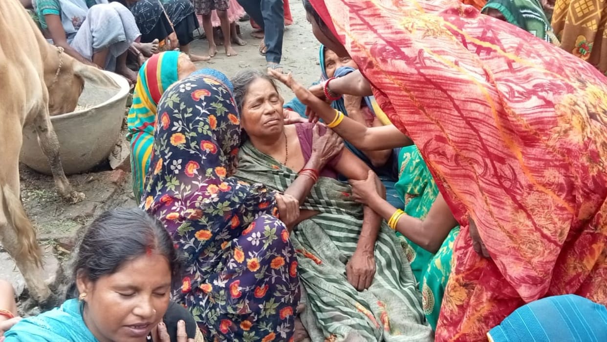 Father and son died due to house collapse in Chandauli due to rain