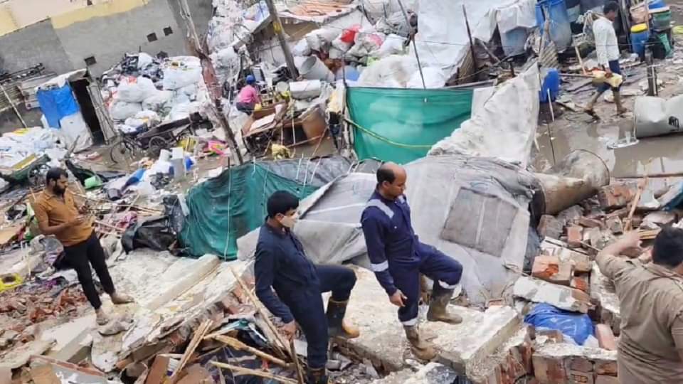 wall of Samadhi Sthal in Jaitpur fell on slums seven people including two children died
