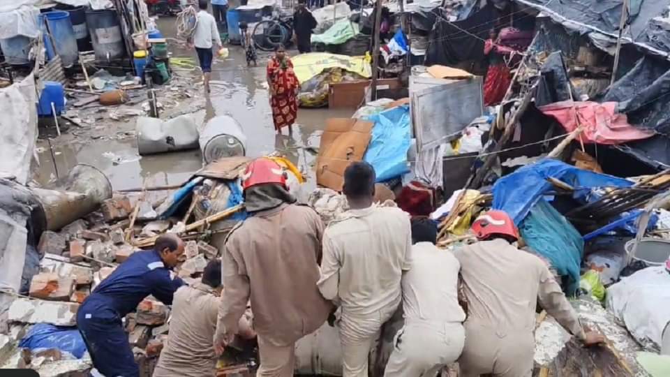 wall of Samadhi Sthal in Jaitpur fell on slums seven people including two children died