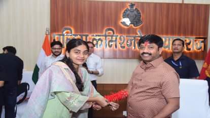 Raksha Bandhan, the festival of brother-sister love celebrated with great pomp, huge crowd at bus stand