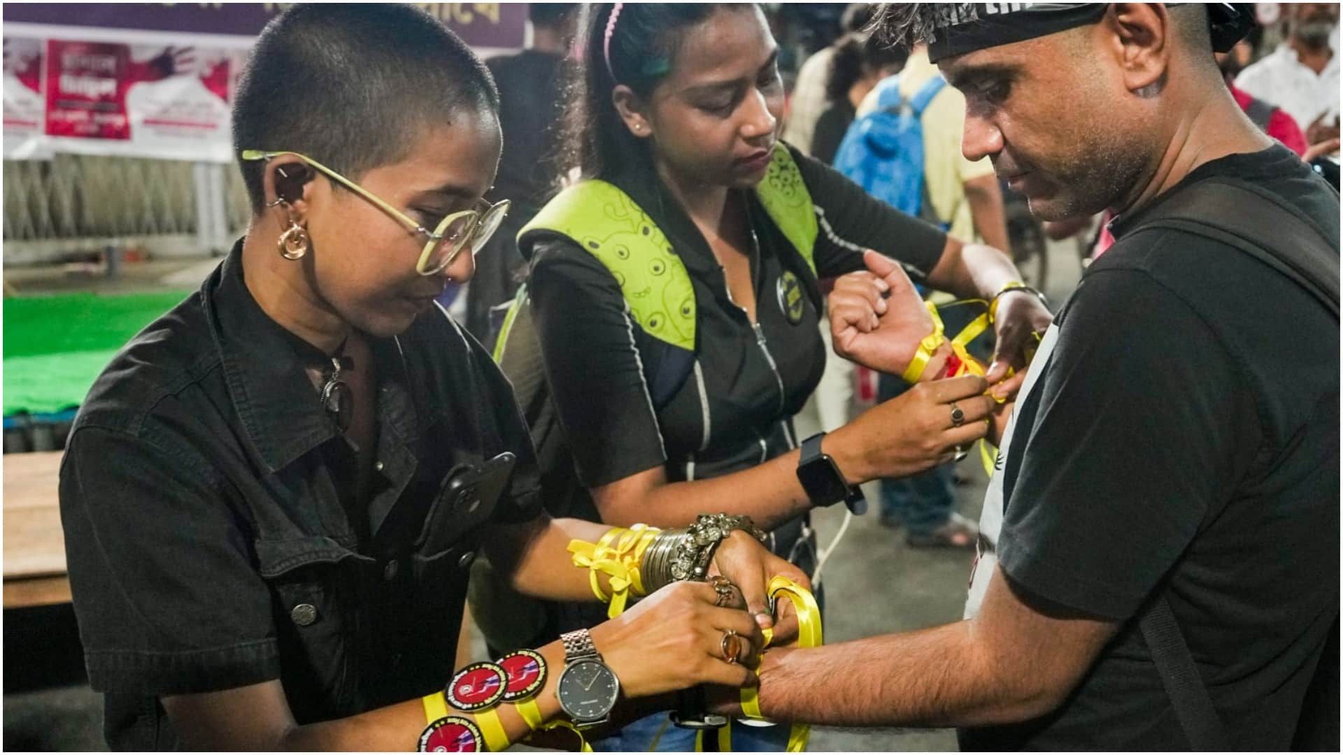Rakshabandhan celebration in india, Army Chief also got rakhi from students, See the festival in pictures