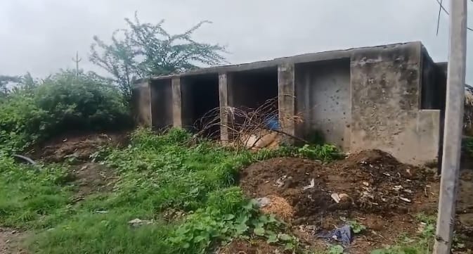 Kanpur Community toilet costing lakhs becomes junk house villagers occupy it placing straw and cow dung cakes