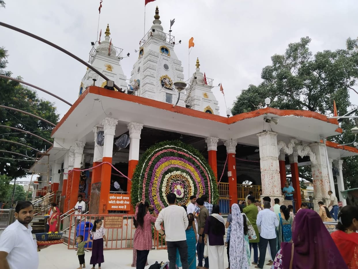 Indore: A 196 sq. ft. long Rakhi was tied to Indore's famous Khajrana Ganesh at an auspicious time