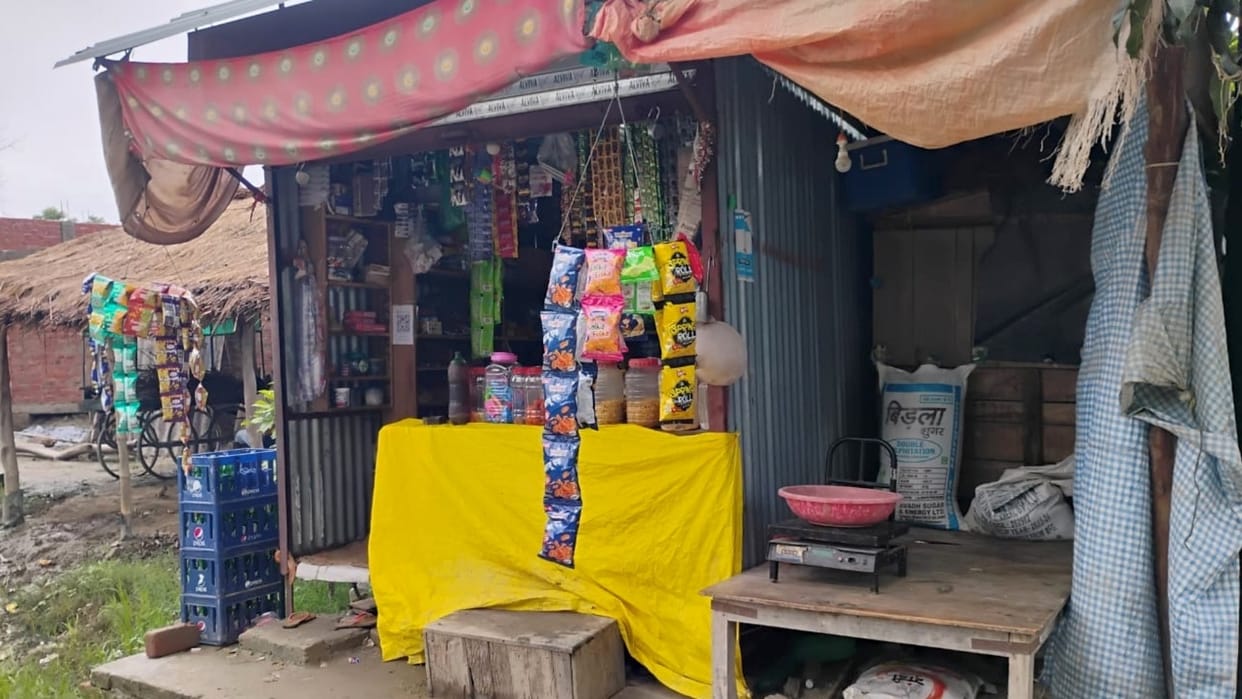 Lucknow: History sheeter again placed a kiosk in front of Panchayat Bhawan