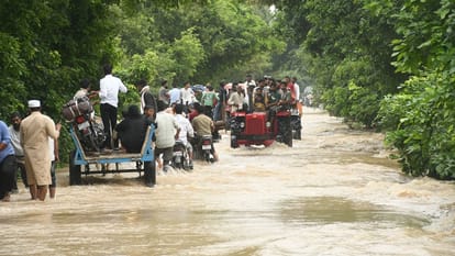 Water entered Moradabad city: Administration issued alert, crisis in villages too, pictures of Ramganga