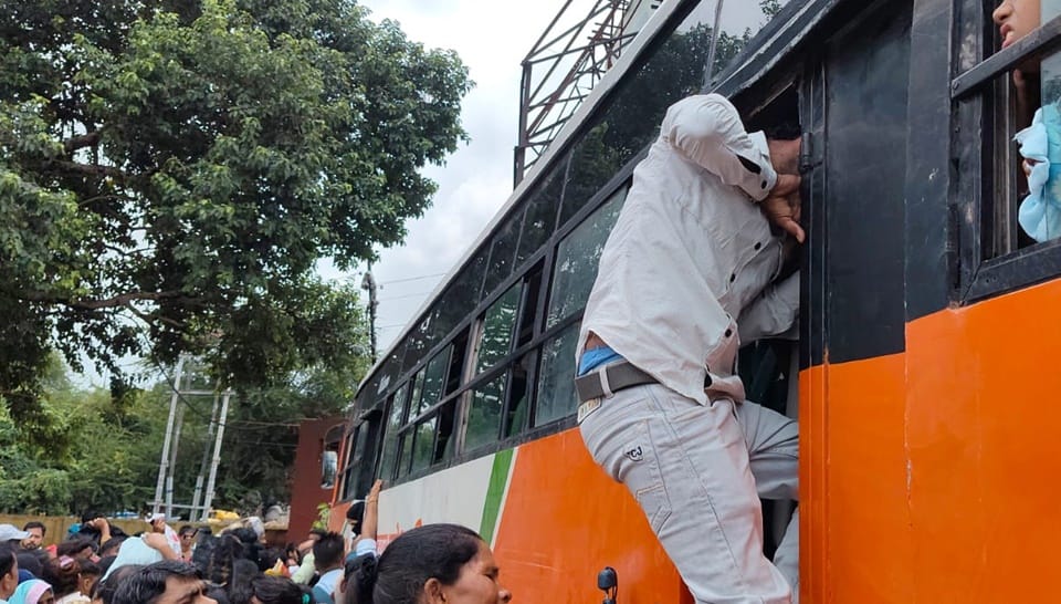 Moradabad: Bus carrying women on Rakshabandhan rams into container, 12 passengers injured