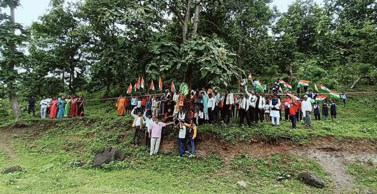 Raksha Bandhan: Raksha Bandhan was celebrated in Betul by tying Rakhi to trees