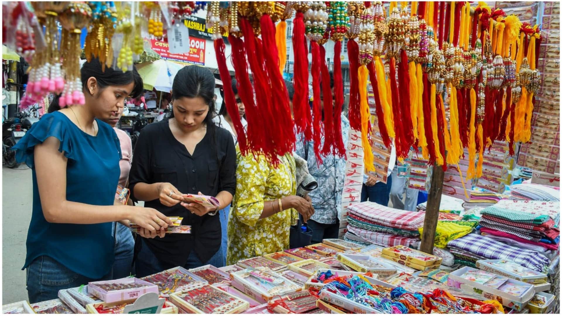 Rakshabandhan celebration in india, Army Chief also got rakhi from students, See the festival in pictures