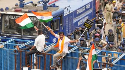 RG Kar victim's Father says State govt 'put pressure' on hospital not to admit my wife for treatment