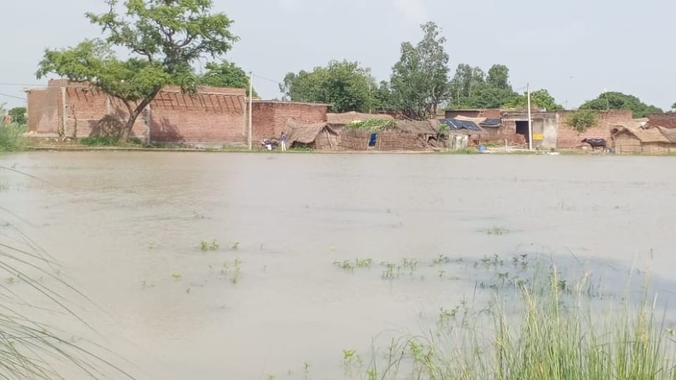 UP Floods Ganga and Ramganga Overflow, 28 Villages Submerged, Thousands Affected