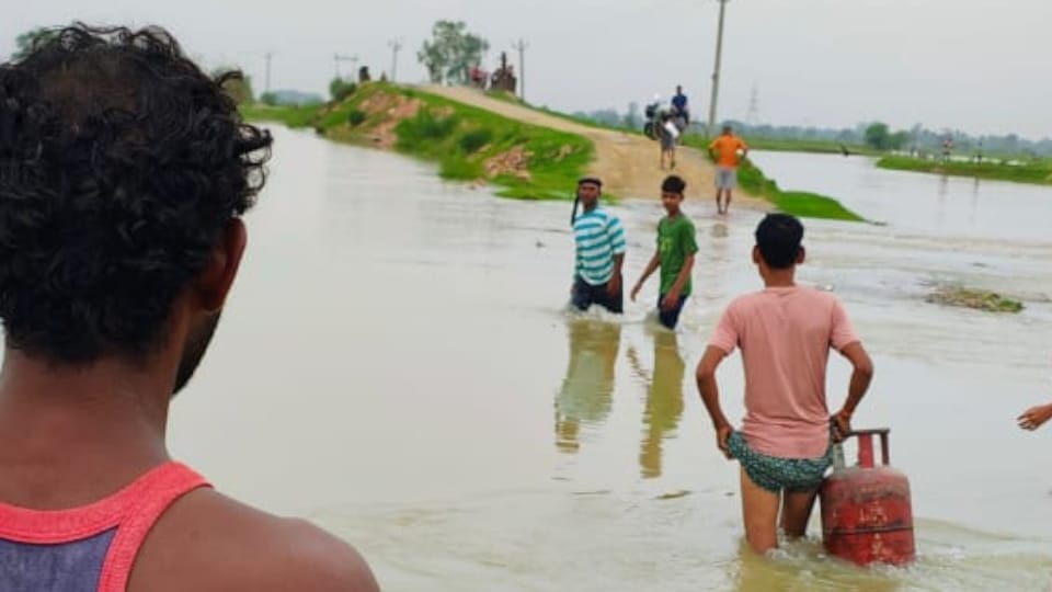 UP Floods Ganga and Ramganga Overflow, 28 Villages Submerged, Thousands Affected