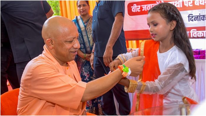Raksha Bandhan: Sisters tie Rakhi on wrists of brothers; See Photos of Rakhi festival from political corridor