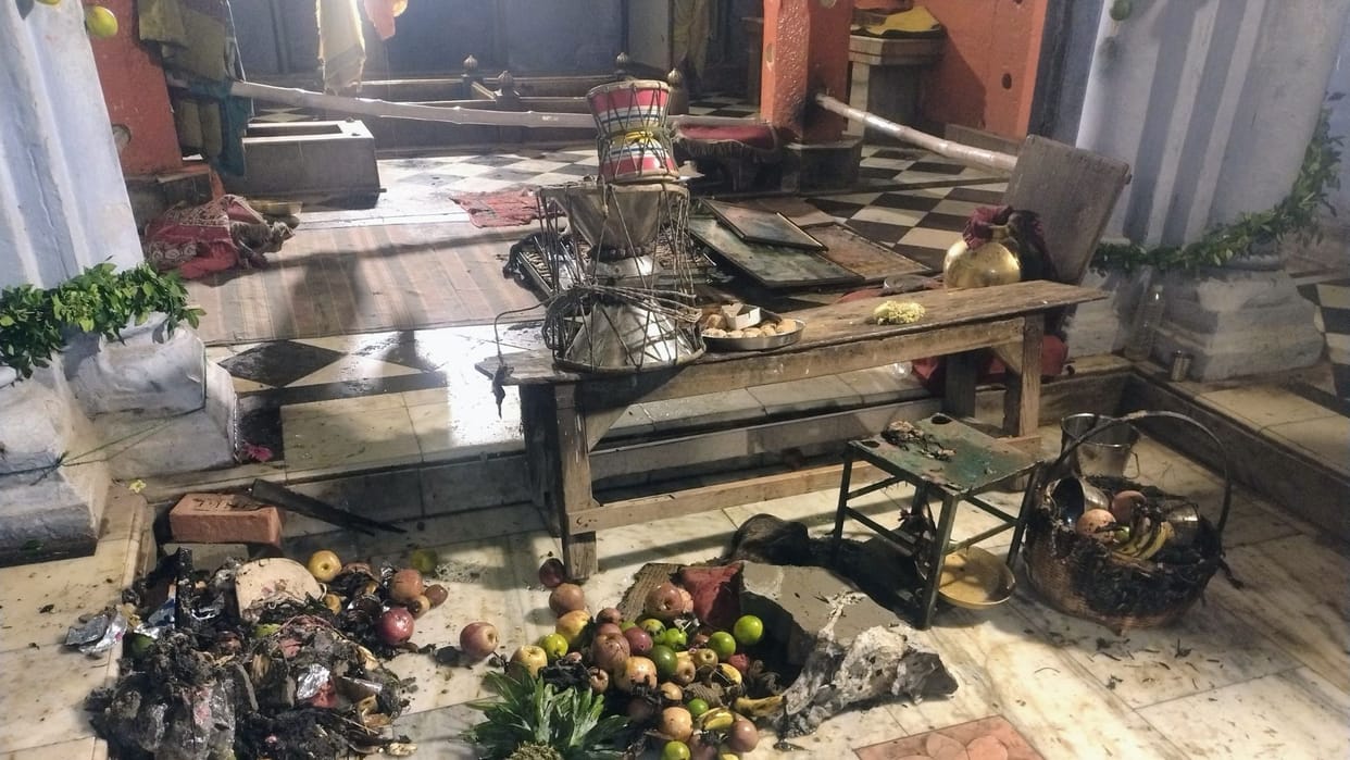 Fire incident at Atm Vishweshwar Mahadev temple Eyewitnesses told truth of incident