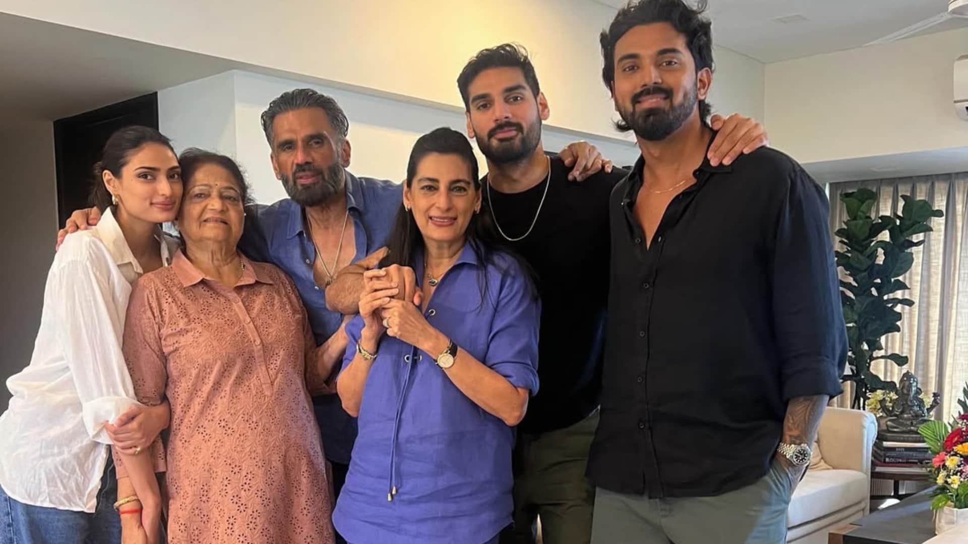 Sunil Shetty Birthday Actor Film Career And Personal Life Known Unknow Facts