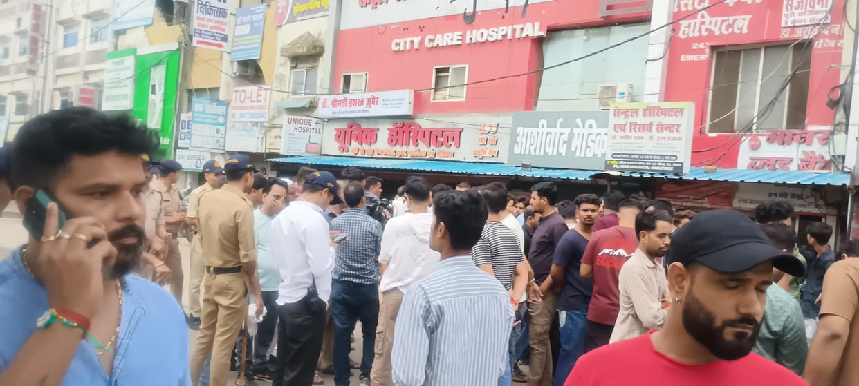 Bhopal: Allegation of death of a youth due to wrong injection in a private hospital, uproar outside the hospit