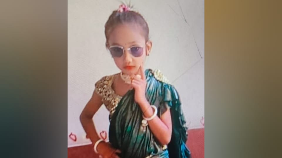 Delhi incident Parveena husband and daughter died in front of her and sister-in-law and her daughter also died