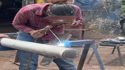 Welder girl of Punjab Harpal Kaur has lakhs of followers inspirational story