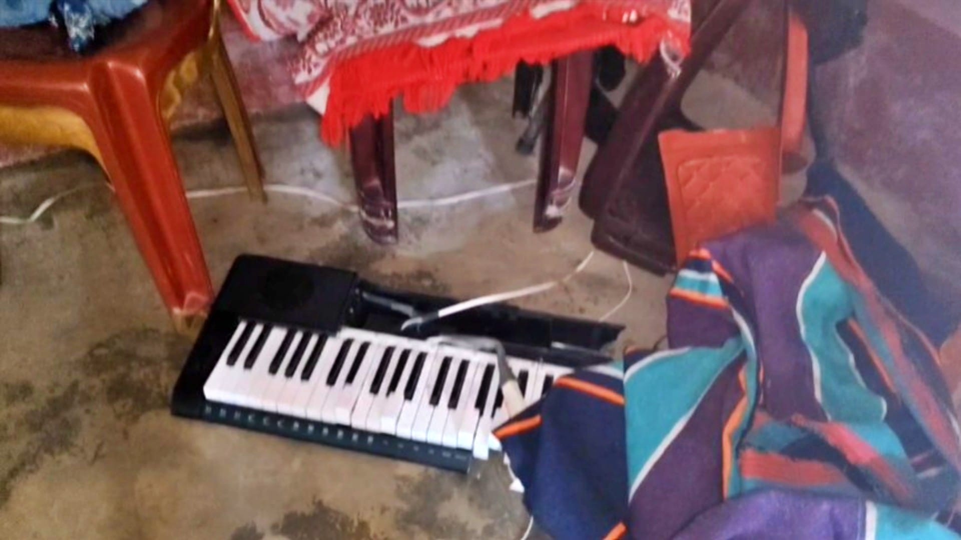 Katihar News: Ruckus over allegations of conversion Hindu organization stops prayer meeting 6 people detained