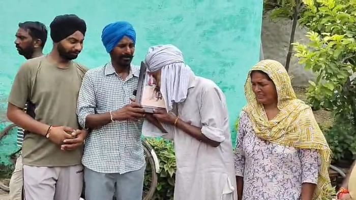 Kulgam Encounter I dont know when enemy bullet will hit my chest Martyr Harminder last video call to mother