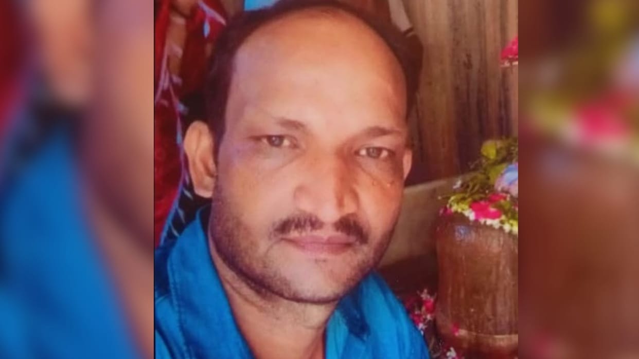 young man died when his bike fell out of control after chased by dogs in jaunpur