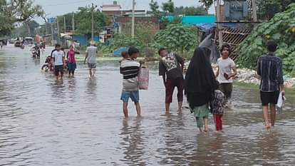 Ramganga in spate in Mundhapande, Gagan 24 cm above danger level