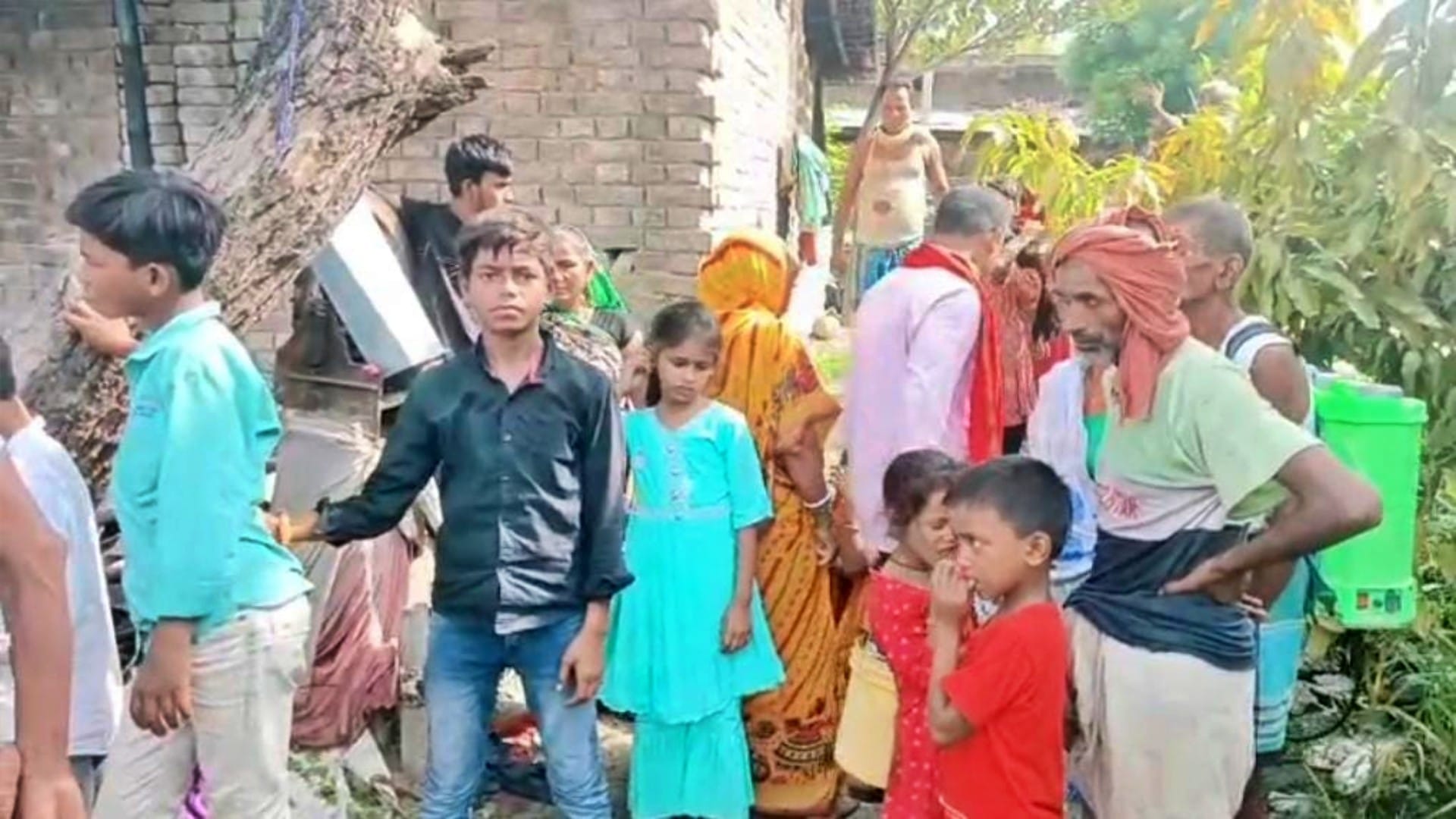 Muzaffarpur 2 houses burnt to ashes due to massive fire caused by short circuit property worth lakhs destroyed