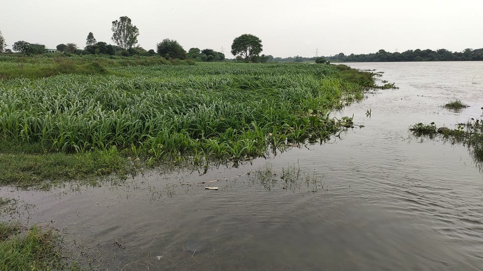 Yamuna water level rises threat of flood
