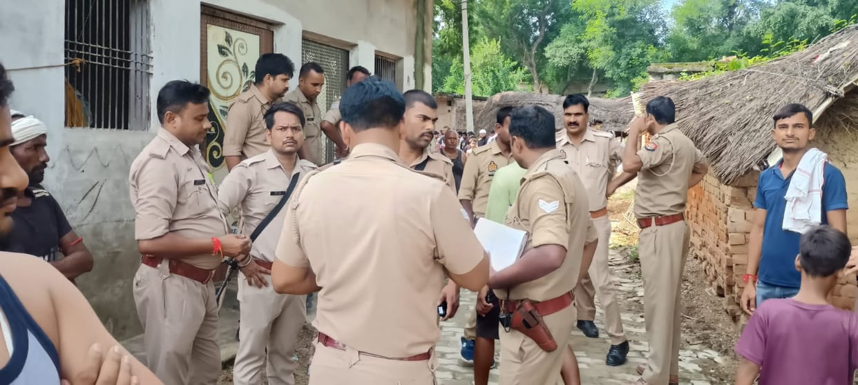 Sultanpur: A young man who went to defecate in the field was shot dead, he had a love marriage three months ag