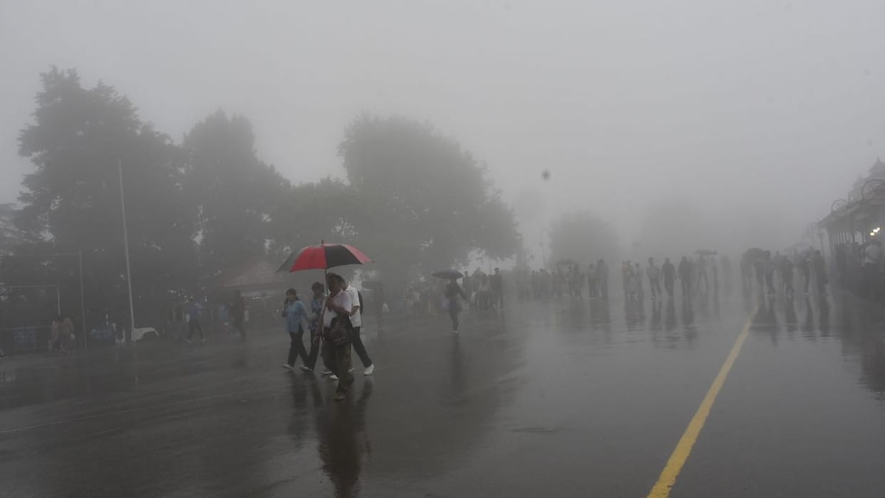 Himachal Weather Heavy rain in many areas petrol pump destroyed orange alert from tomorrow till 14th