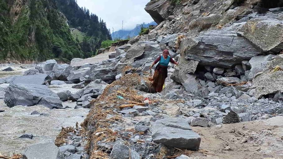 Uttarkashi disaster Dharali Now the crisis of food and cooking gas is deepening in the affected villages