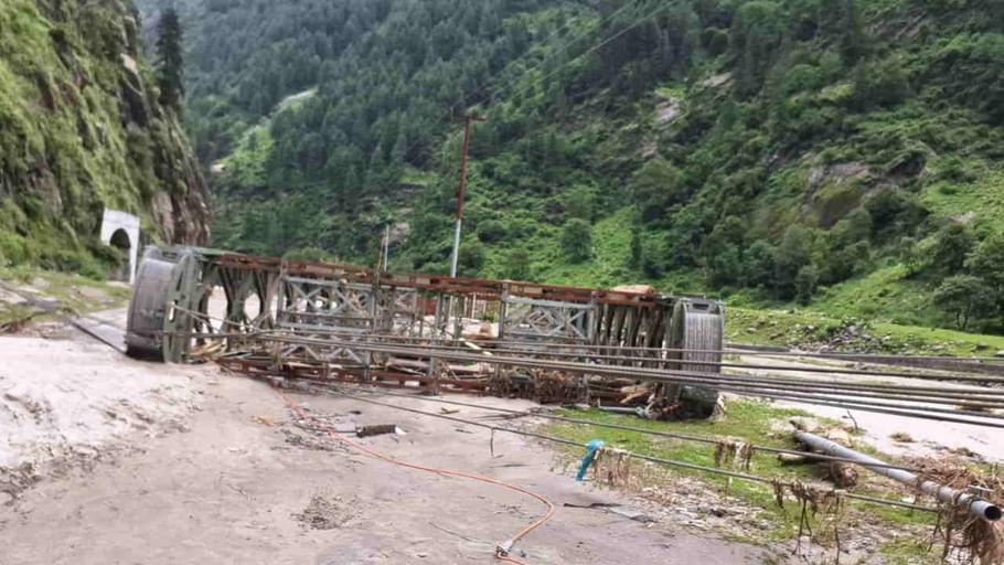 Uttarkashi disaster Dharali Now the crisis of food and cooking gas is deepening in the affected villages