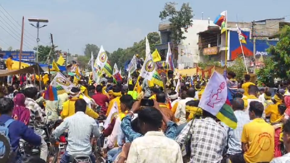 Show of strength on World Tribal Day in Korba