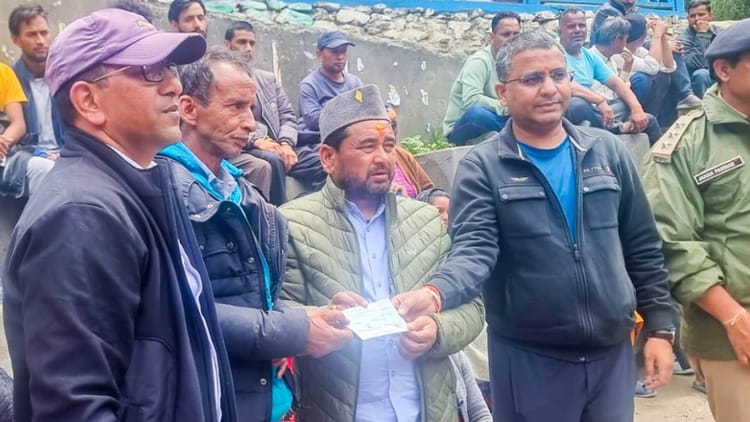 Uttarkashi Disaster: 98 आपदा प्रभावित परिवारों को पांच-पांच लाख की सहायता राशि दी, सीएम ने की थी घोषणा