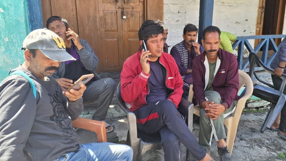 Uttarkashi Disaster people are moving towards Dharali in the hope of finding their loved ones alive