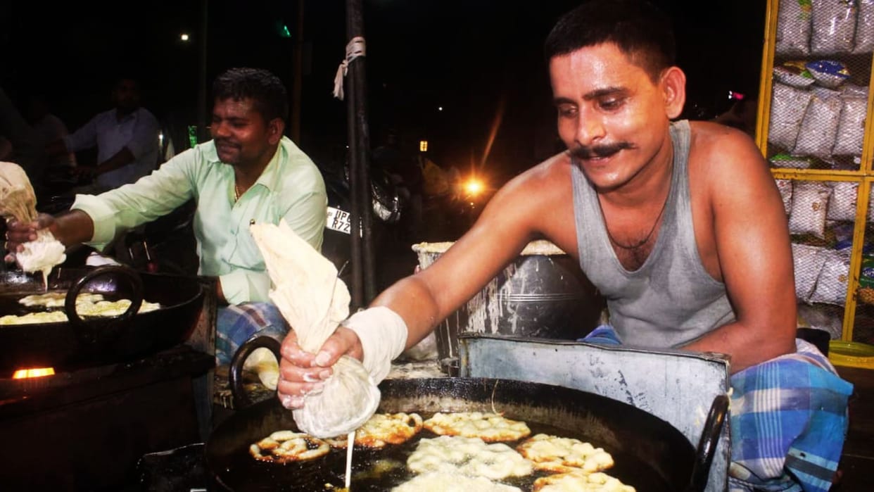 Foreigners joined this unique tradition Jalebi sweetness melted in mouth Kajri entered heart