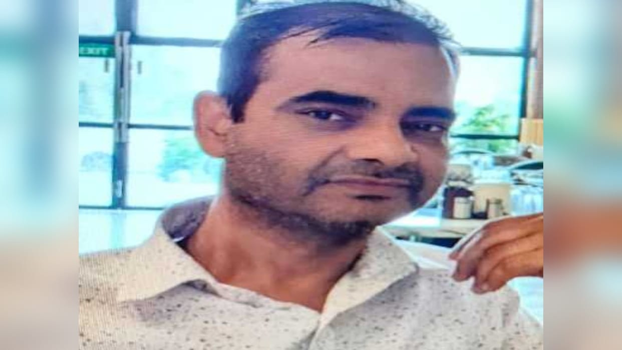 52 year old man committed suicide by hanging himself in Bareilly
