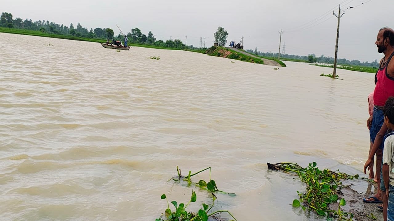 UP Floods Ganga water level above the danger mark and 39 villages affected in Badaun