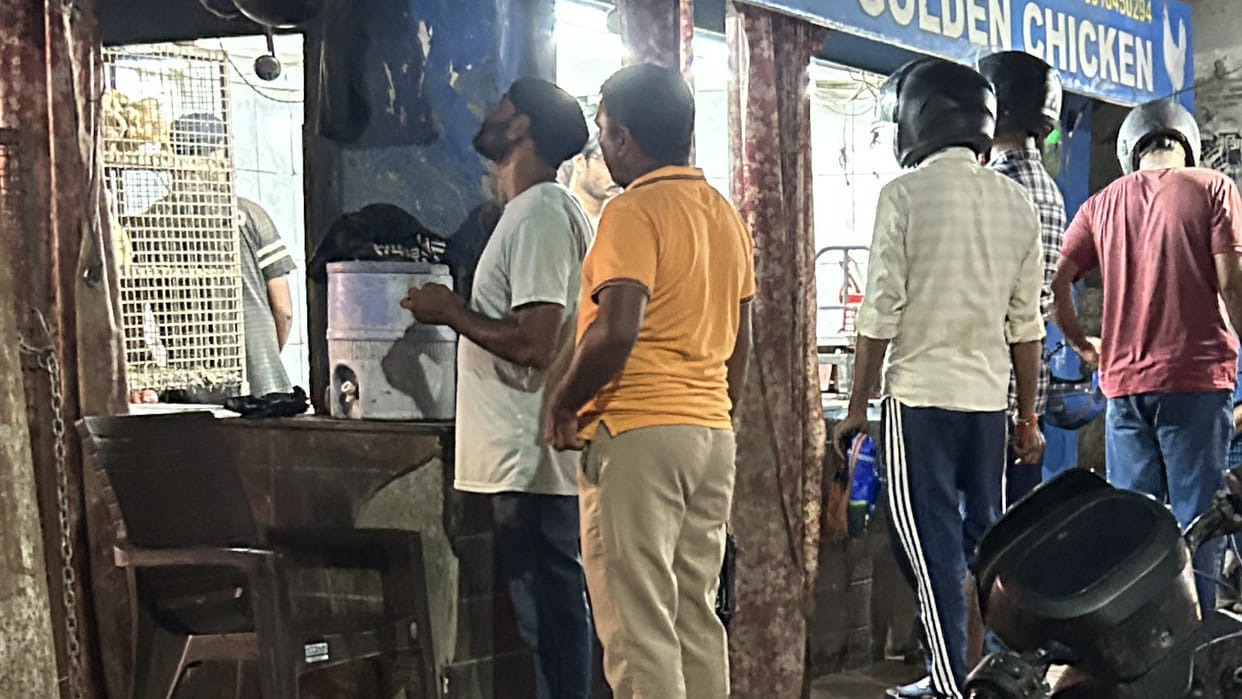 In Gorakhpur, City residents ate 1600 quintals of non-veg in one day