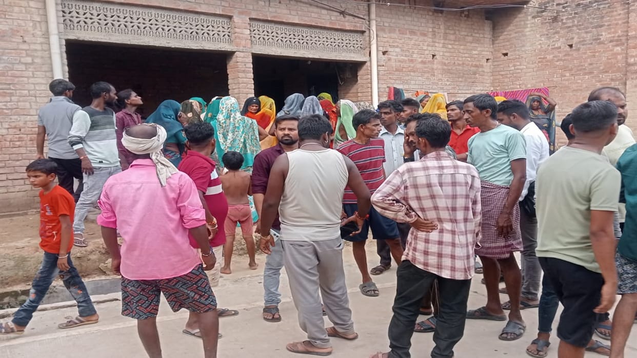 Children were sent out to play, wife was murdered with a sharp weapon after locking the room
