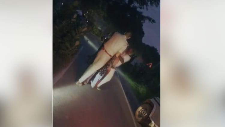 मोतिहारी पुलिस का शर्मनाक चेहरा: वाहन जांच के नाम पर दंपति से दुर्व्यवहार, दरोगा निलंबित