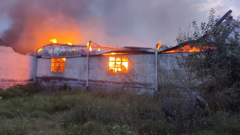 Massive fire breaks out in carpet factory in Panipat