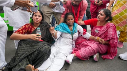 Opposition MPs begin protest march from Parliament to EC office against voter roll revision in Bihar